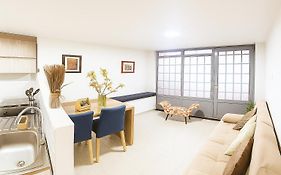 loft cerca a laureles, WIFI, cerca metro y GUARDA EQUIPAJE GRATIS!!